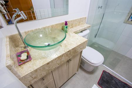 Apartamento à venda com 194m², 3 quartos e 3 vagas Apartamento à venda com 194m², 3 quartos e 3 vagasBanheiro social 2