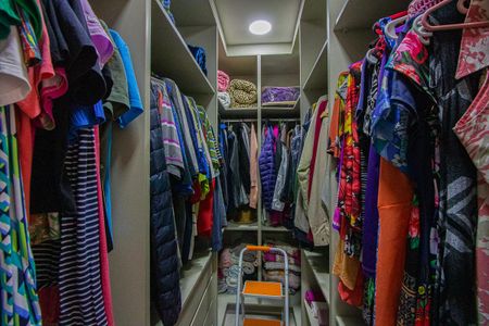 Apartamento à venda com 194m², 3 quartos e 3 vagas Apartamento à venda com 194m², 3 quartos e 3 vagasCloset do quarto 1