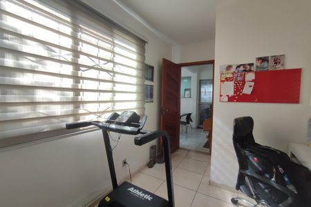 Casa de condomínio à venda com 243m², 4 quartos e 3 vagas Casa de condomínio à venda com 243m², 4 quartos e 3 vagasQuarto 3