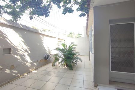 Casa de condomínio à venda com 243m², 4 quartos e 3 vagas Casa de condomínio à venda com 243m², 4 quartos e 3 vagasÁrea comum