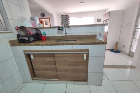 Casa de condomínio à venda com 243m², 4 quartos e 3 vagas Casa de condomínio à venda com 243m², 4 quartos e 3 vagasCozinha