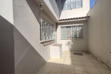 Casa de condomínio à venda com 243m², 4 quartos e 3 vagas Casa de condomínio à venda com 243m², 4 quartos e 3 vagasÁrea comum