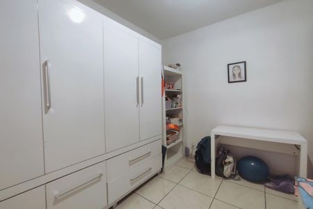 Casa de condomínio à venda com 243m², 4 quartos e 3 vagas Casa de condomínio à venda com 243m², 4 quartos e 3 vagasQuarto 2