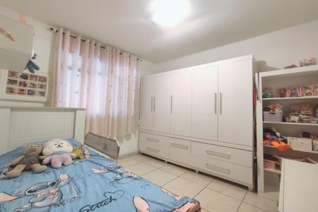 Casa de condomínio à venda com 243m², 4 quartos e 3 vagas Casa de condomínio à venda com 243m², 4 quartos e 3 vagasQuarto 2