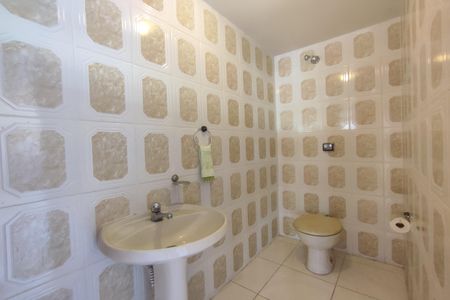 Casa de condomínio à venda com 243m², 4 quartos e 3 vagas Casa de condomínio à venda com 243m², 4 quartos e 3 vagasÁrea comum