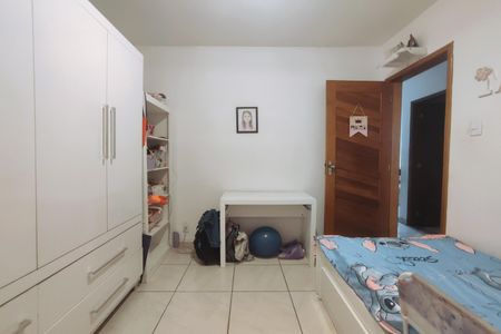 Casa de condomínio à venda com 243m², 4 quartos e 3 vagas Casa de condomínio à venda com 243m², 4 quartos e 3 vagasQuarto 2