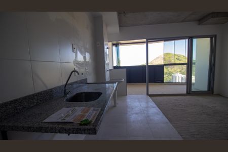 Apartamento à venda com 77m², 2 quartos e 1 vagaCozinha e Área de Serviço
