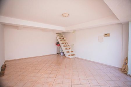 Casa à venda com 282m², 4 quartos e 4 vagas Casa à venda com 282m², 4 quartos e 4 vagasGaragem