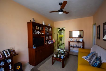 Apartamento à venda com 105m², 3 quartos e 1 vaga Apartamento à venda com 105m², 3 quartos e 1 vagaSala