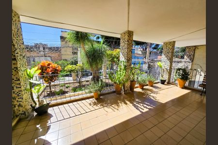 Apartamento à venda com 105m², 3 quartos e 1 vaga Apartamento à venda com 105m², 3 quartos e 1 vagaÁrea comum - Salão de festas