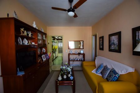 Apartamento à venda com 105m², 3 quartos e 1 vaga Apartamento à venda com 105m², 3 quartos e 1 vagaSala