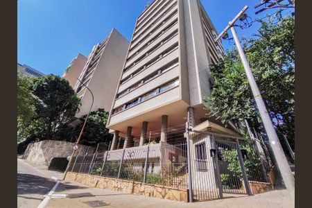 Apartamento à venda com 134m², 3 quartos e 1 vaga Apartamento à venda com 134m², 3 quartos e 1 vagaFachada