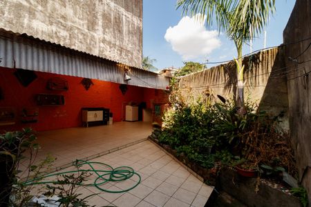 Casa à venda com 260m², 1 quarto e 2 vagas Casa à venda com 260m², 1 quarto e 2 vagasÁrea externa