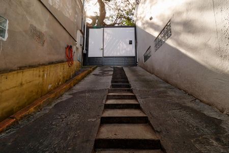 Casa à venda com 260m², 1 quarto e 2 vagas Casa à venda com 260m², 1 quarto e 2 vagasÁrea externa