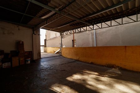 Casa à venda com 260m², 1 quarto e 2 vagas Casa à venda com 260m², 1 quarto e 2 vagasGaragem