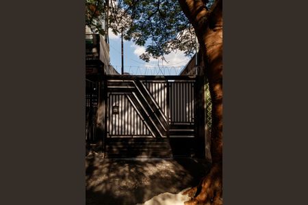 Casa à venda com 260m², 1 quarto e 2 vagas Casa à venda com 260m², 1 quarto e 2 vagasFachada