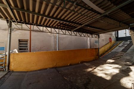 Casa à venda com 260m², 1 quarto e 2 vagas Casa à venda com 260m², 1 quarto e 2 vagasGaragem