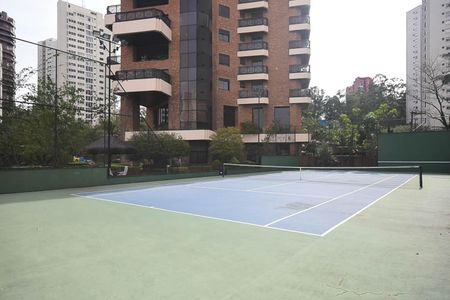 Apartamento à venda com 285m², 4 quartos e 4 vagas Apartamento à venda com 285m², 4 quartos e 4 vagasÁrea comum - Quadra