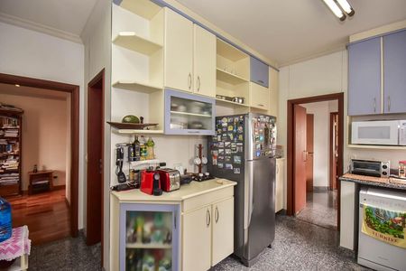 Apartamento à venda com 285m², 4 quartos e 4 vagas Apartamento à venda com 285m², 4 quartos e 4 vagasCozinha