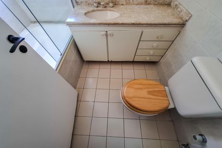 Apartamento para alugar com 100m², 3 quartos e 2 vagas Apartamento para alugar com 100m², 3 quartos e 2 vagasBanheiro