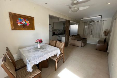 Casa à venda com 250m², 3 quartos e 1 vagaSala 