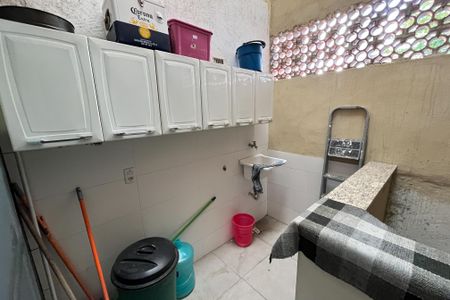 Casa à venda com 250m², 3 quartos e 1 vagaÁrea de Serviço