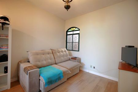 Casa à venda com 200m², 3 quartos e 3 vagasSala