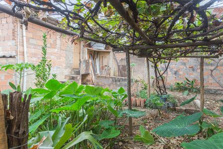 Casa à venda com 215m², 5 quartos e 2 vagasQuintal