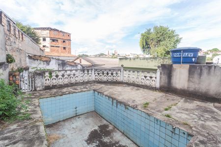 Casa à venda com 215m², 5 quartos e 2 vagasPiscina