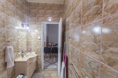 Casa à venda com 215m², 5 quartos e 2 vagasBanheiro Social da Casa 2