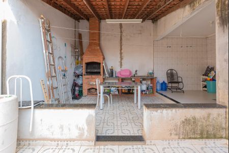 Casa à venda com 230m², 3 quartos e 3 vagas