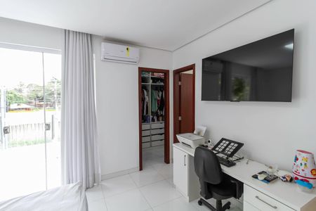 Casa à venda com 234m², 4 quartos e 4 vagas Casa à venda com 234m², 4 quartos e 4 vagasSuíte