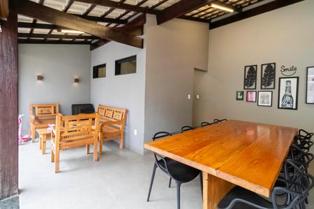 Casa à venda com 234m², 4 quartos e 4 vagas Casa à venda com 234m², 4 quartos e 4 vagasÁrea gourmet