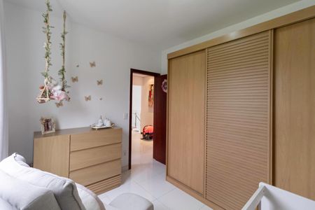 Casa à venda com 234m², 4 quartos e 4 vagas Casa à venda com 234m², 4 quartos e 4 vagasQuarto 2