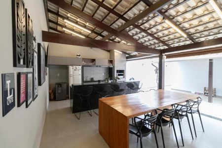 Casa à venda com 234m², 4 quartos e 4 vagas Casa à venda com 234m², 4 quartos e 4 vagasÁrea gourmet