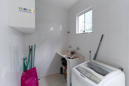 Casa à venda com 234m², 4 quartos e 4 vagas Casa à venda com 234m², 4 quartos e 4 vagasÁrea de serviço