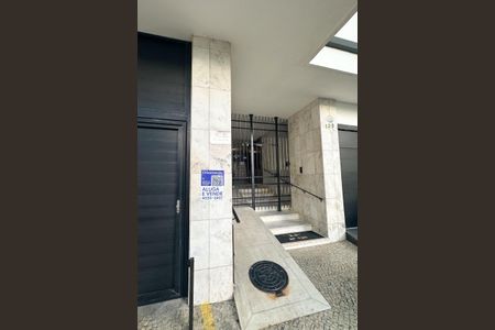 Apartamento à venda com 230m², 2 quartos e 2 vagas Apartamento à venda com 230m², 2 quartos e 2 vagasPlaquinha