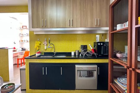 Apartamento à venda com 230m², 2 quartos e 2 vagas Apartamento à venda com 230m², 2 quartos e 2 vagasCozinha
