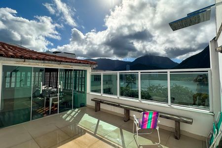 Apartamento à venda com 230m², 2 quartos e 2 vagas Apartamento à venda com 230m², 2 quartos e 2 vagasÁrea externa