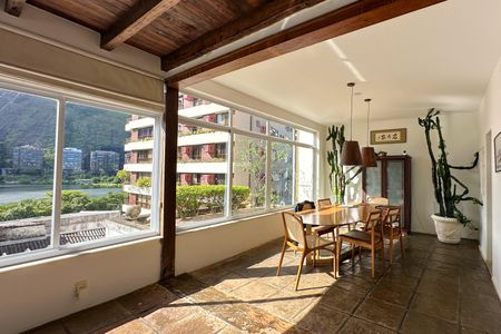 Apartamento à venda com 230m², 2 quartos e 2 vagas Apartamento à venda com 230m², 2 quartos e 2 vagasSala