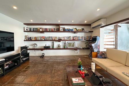 Apartamento à venda com 230m², 2 quartos e 2 vagas Apartamento à venda com 230m², 2 quartos e 2 vagasSala