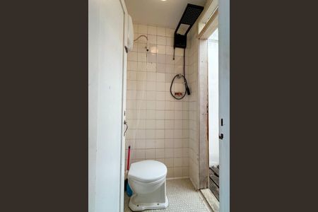 Apartamento à venda com 230m², 2 quartos e 2 vagas Apartamento à venda com 230m², 2 quartos e 2 vagasBanheiro de serviço