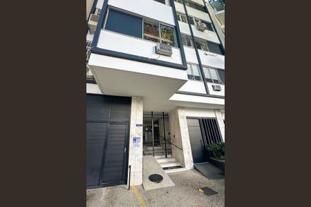 Apartamento à venda com 230m², 2 quartos e 2 vagas Apartamento à venda com 230m², 2 quartos e 2 vagasPlaquinha