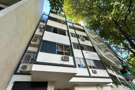 Apartamento à venda com 230m², 2 quartos e 2 vagas Apartamento à venda com 230m², 2 quartos e 2 vagasFachada