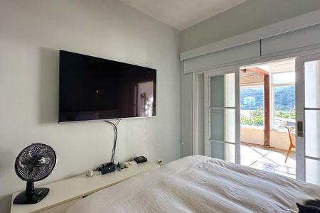 Apartamento à venda com 230m², 2 quartos e 2 vagas Apartamento à venda com 230m², 2 quartos e 2 vagasSuíte