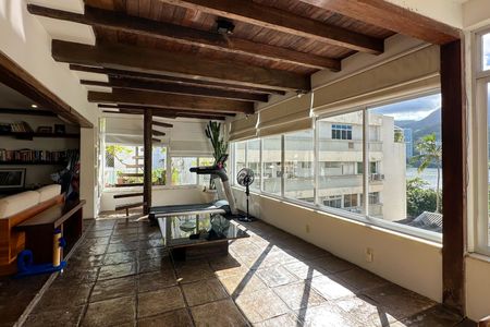 Apartamento à venda com 230m², 2 quartos e 2 vagas Apartamento à venda com 230m², 2 quartos e 2 vagasSala