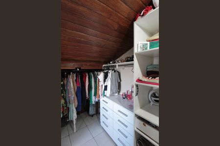Casa à venda com 1860m², 5 quartos e 8 vagasCloset da Suite 4