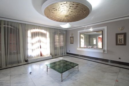 Casa à venda com 1860m², 5 quartos e 8 vagasSala 1