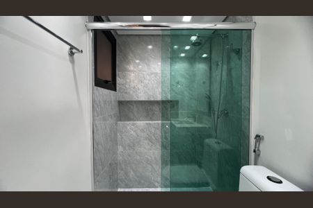 Apartamento à venda com 230m², 4 quartos e 4 vagas Apartamento à venda com 230m², 4 quartos e 4 vagasBanheiro da Suíte 3
