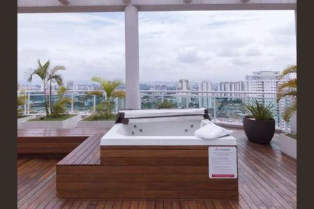 Apartamento à venda com 33m², 1 quarto e 1 vaga